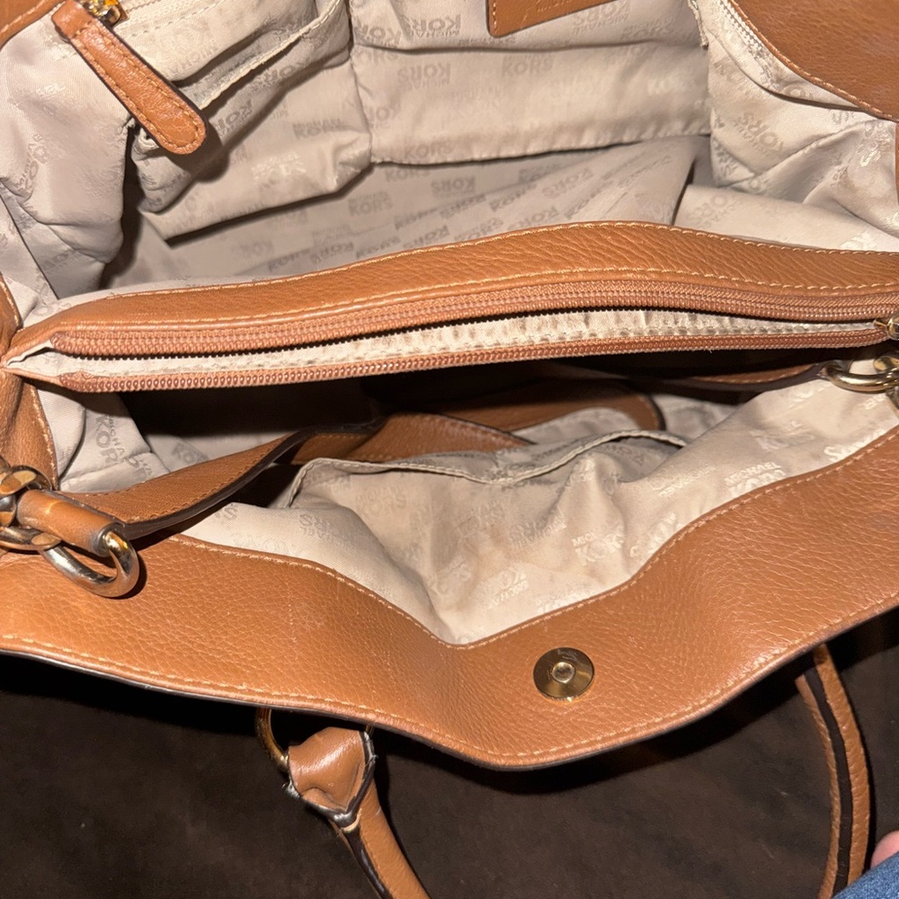 Purse - Picture 2 of 4